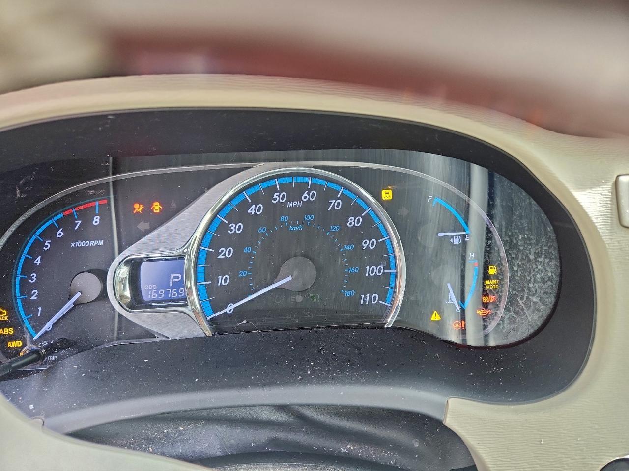 2011 TOYOTA SIENNA