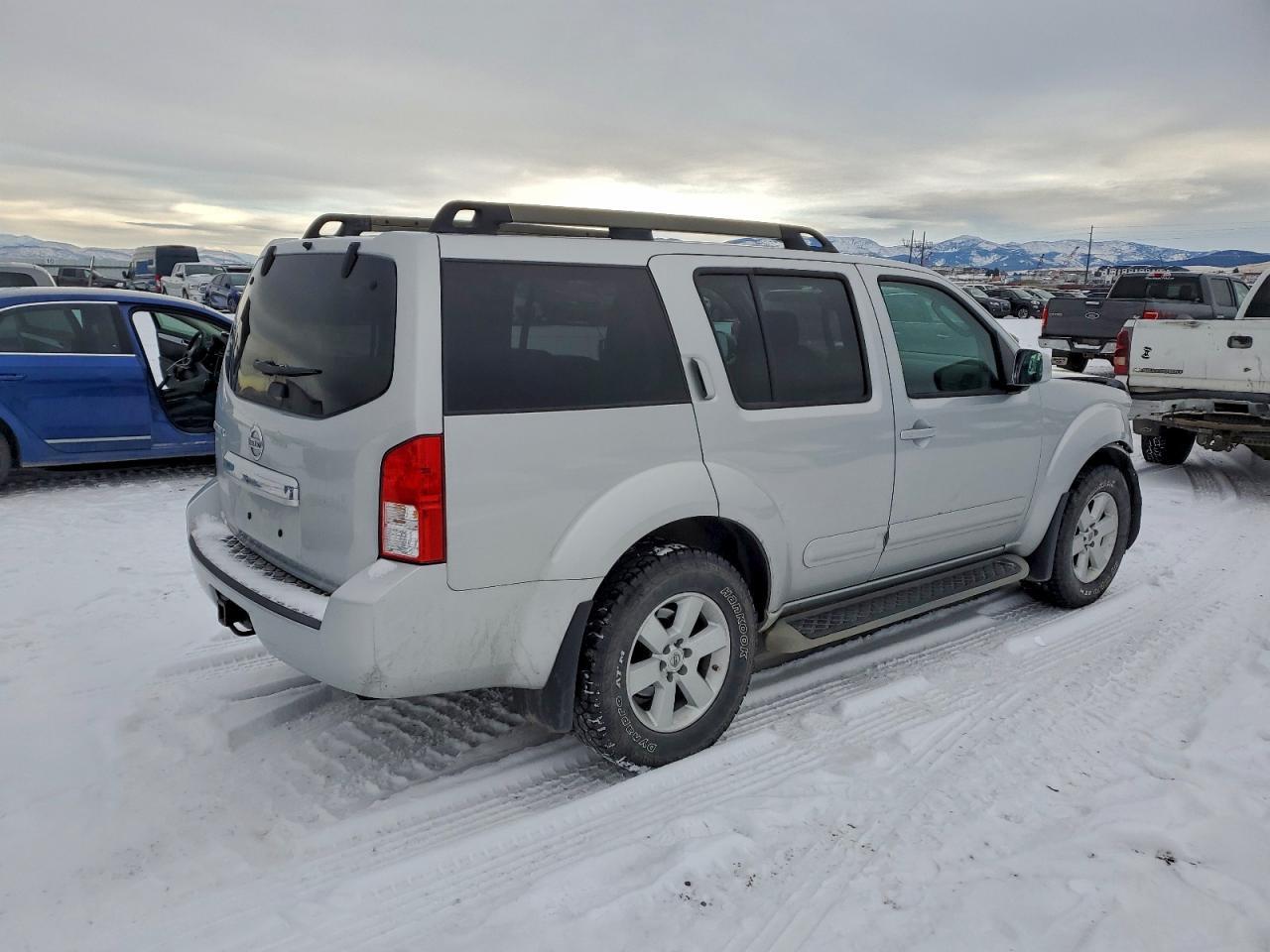 2011 NISSAN PATHFINDER