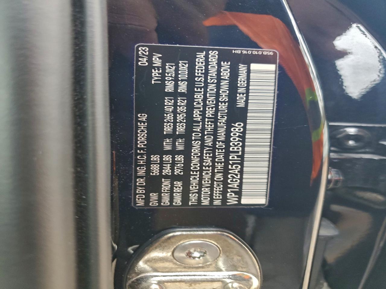 2023 PORSCHE Macan