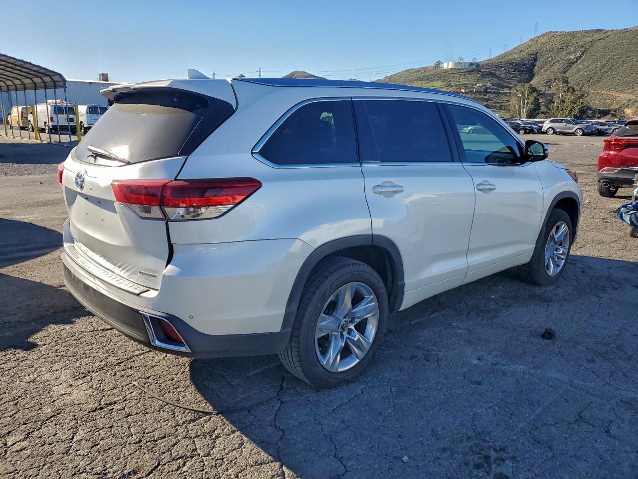 2017 TOYOTA HIGHLANDER