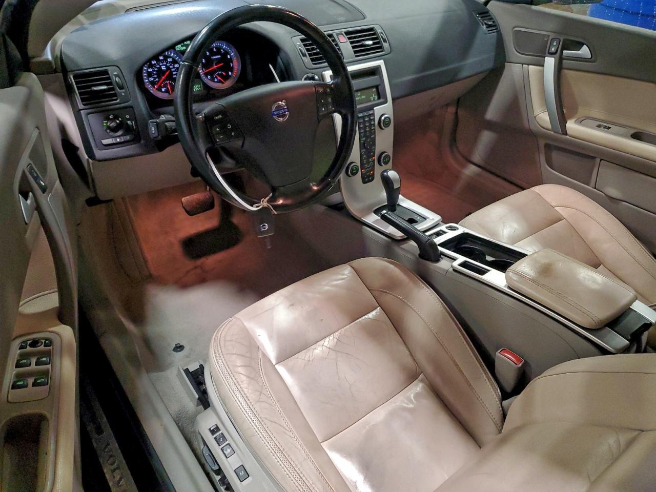 2013 VOLVO C70