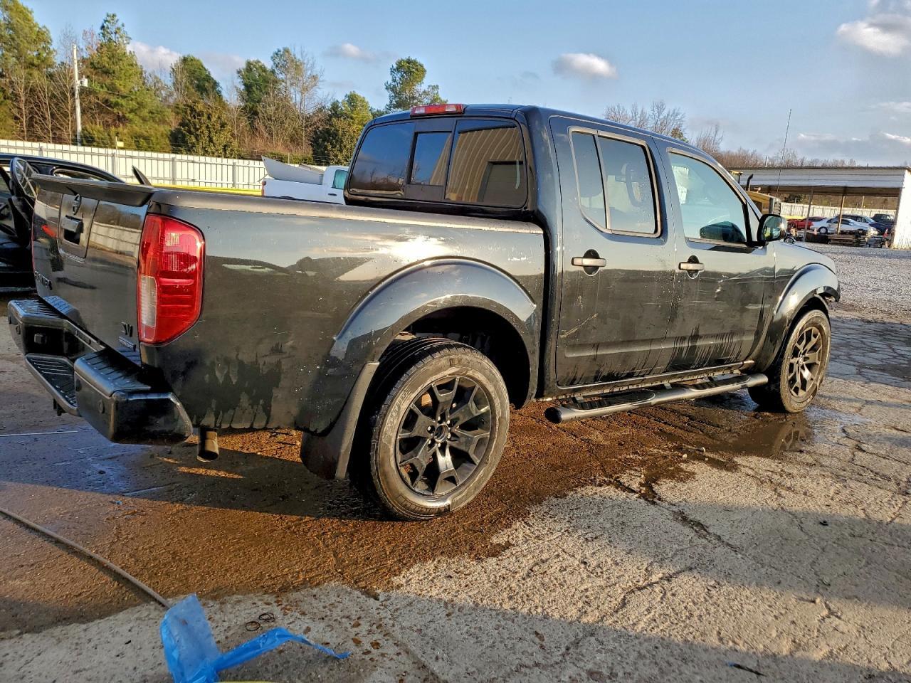 2020 NISSAN Frontier
