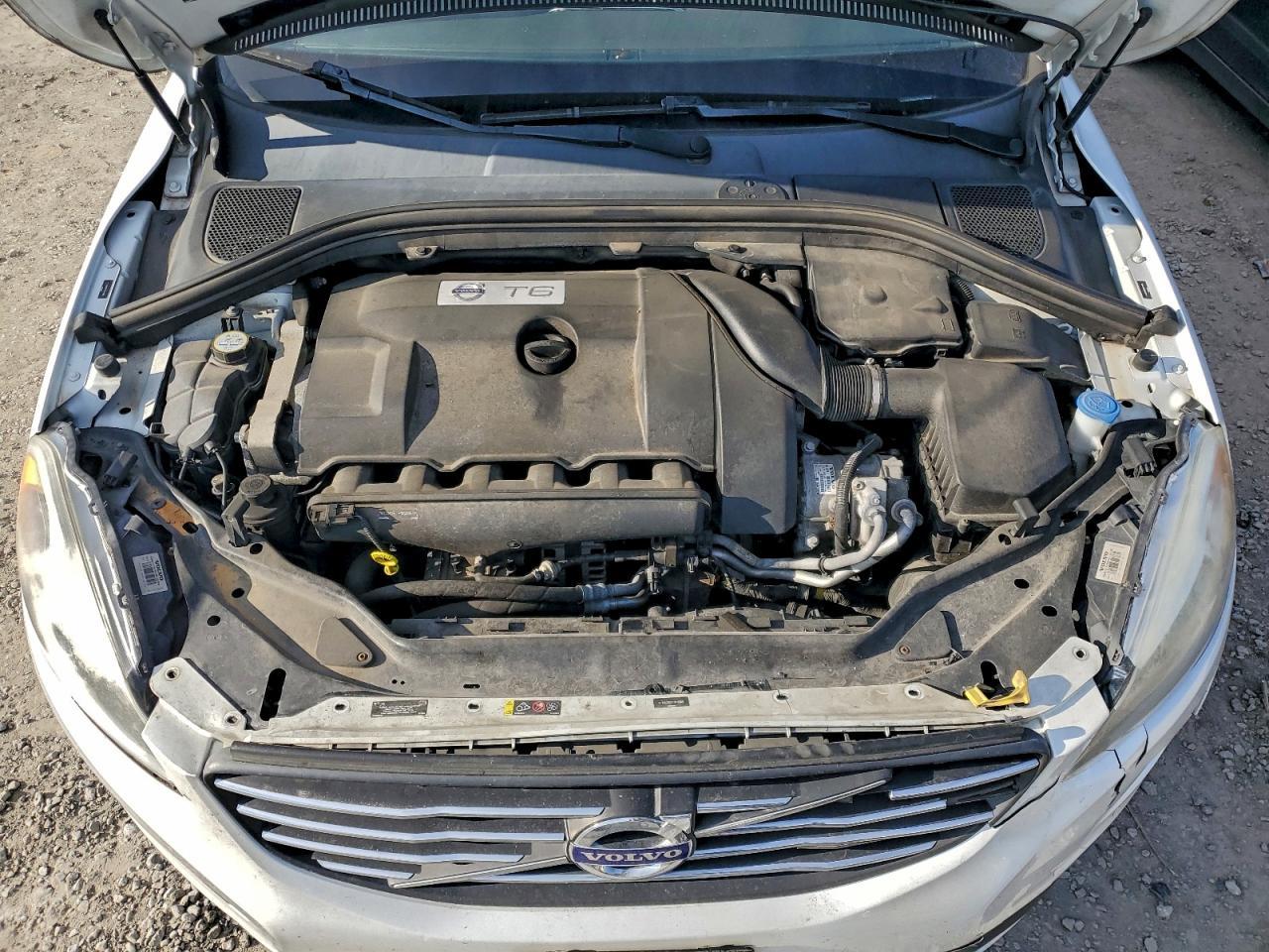 2015 VOLVO XC60
