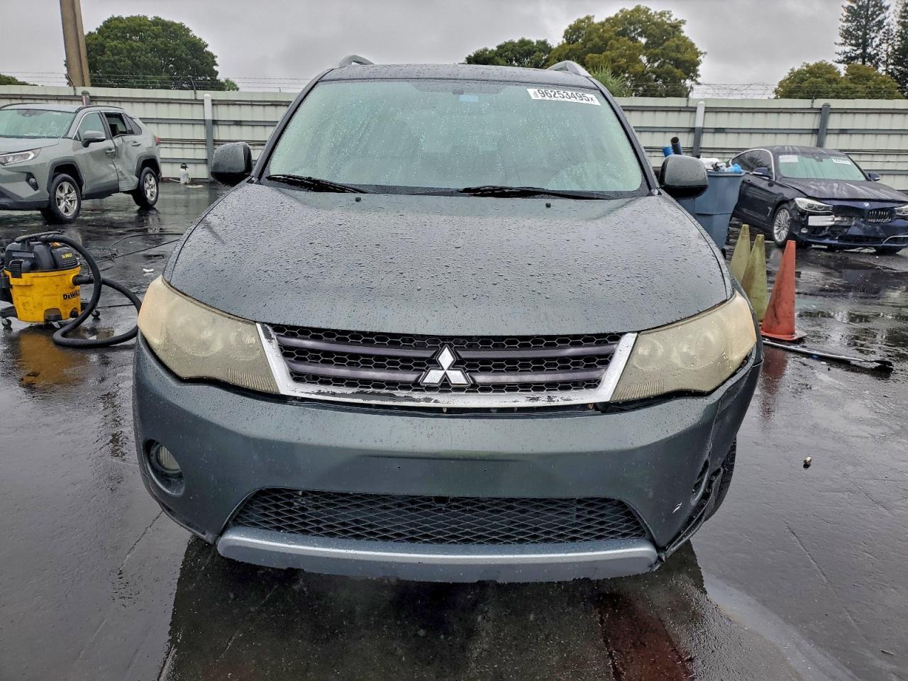 2008 MITSUBISHI outlander