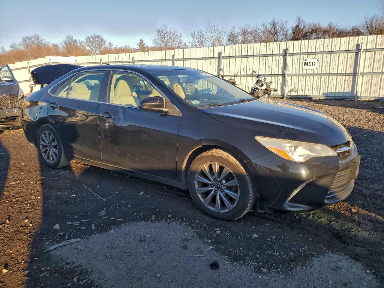 2016 TOYOTA CAMRY