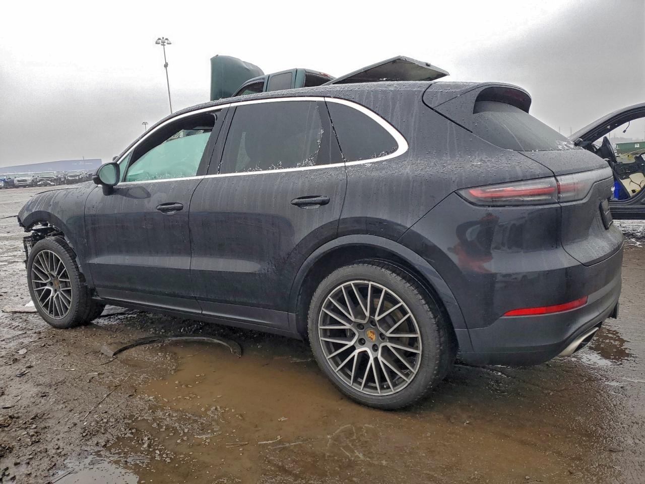 2020 PORSCHE CAYENNE
