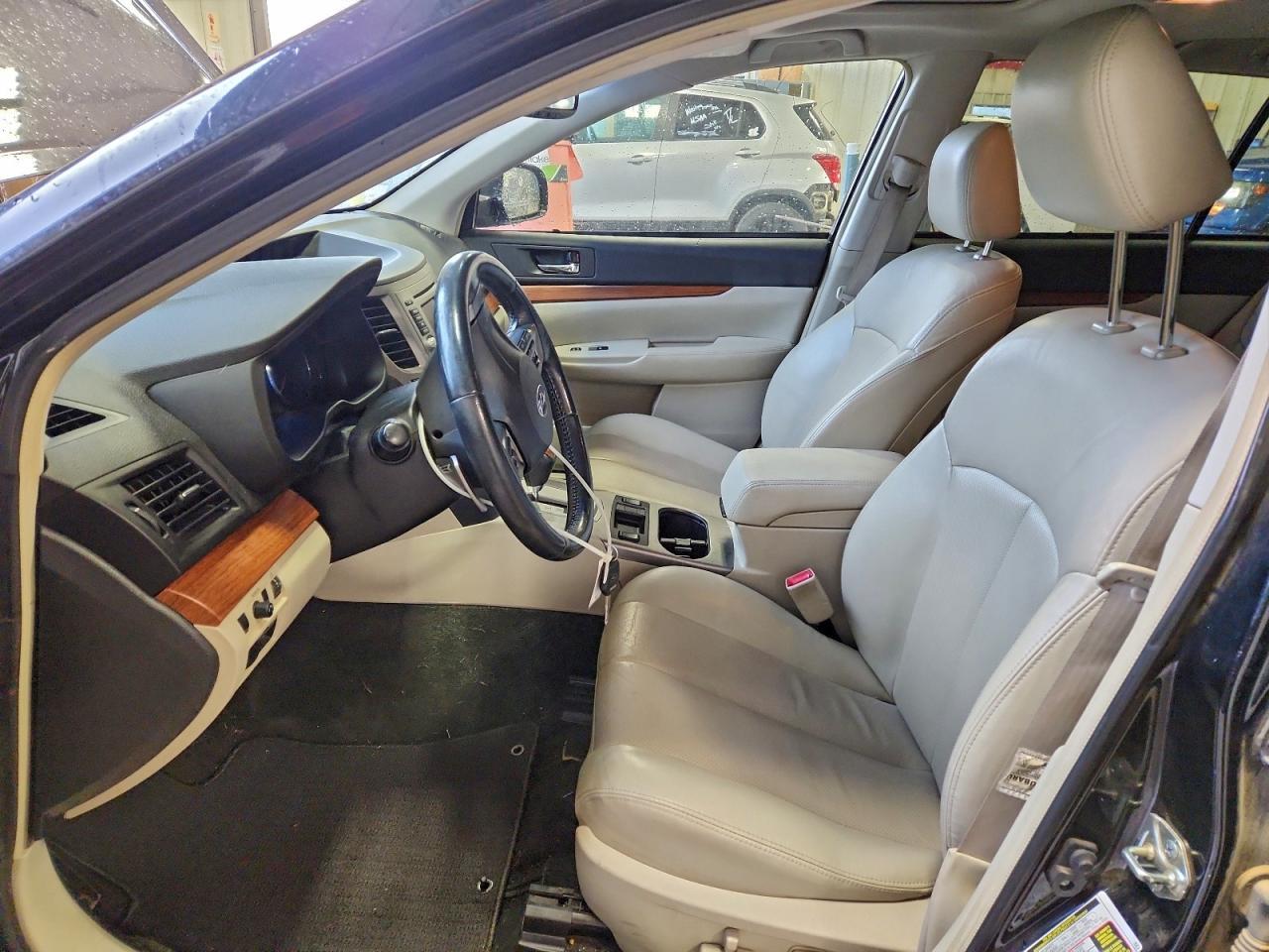 2014 SUBARU Outback