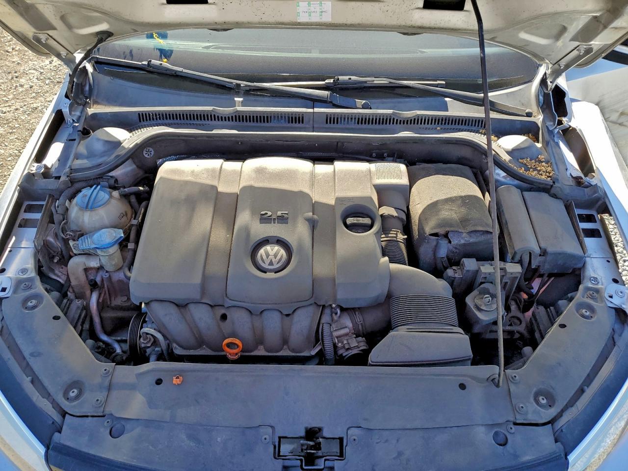 2011 VOLKSWAGEN JETTA