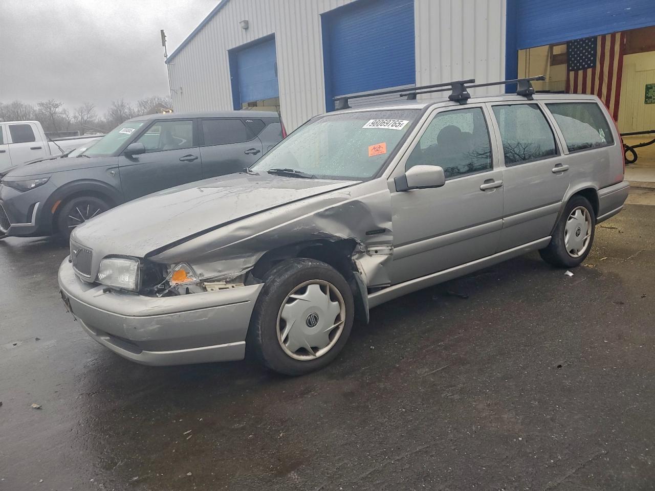 1998 VOLVO V70