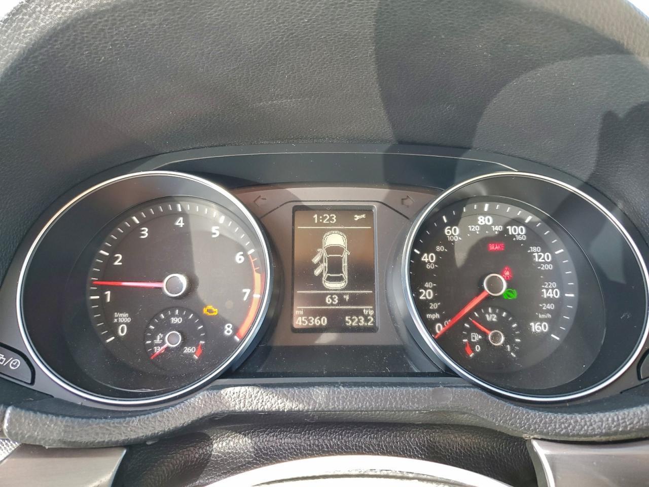 2017 VOLKSWAGEN Passat