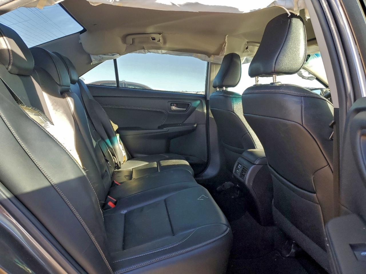 2016 TOYOTA CAMRY