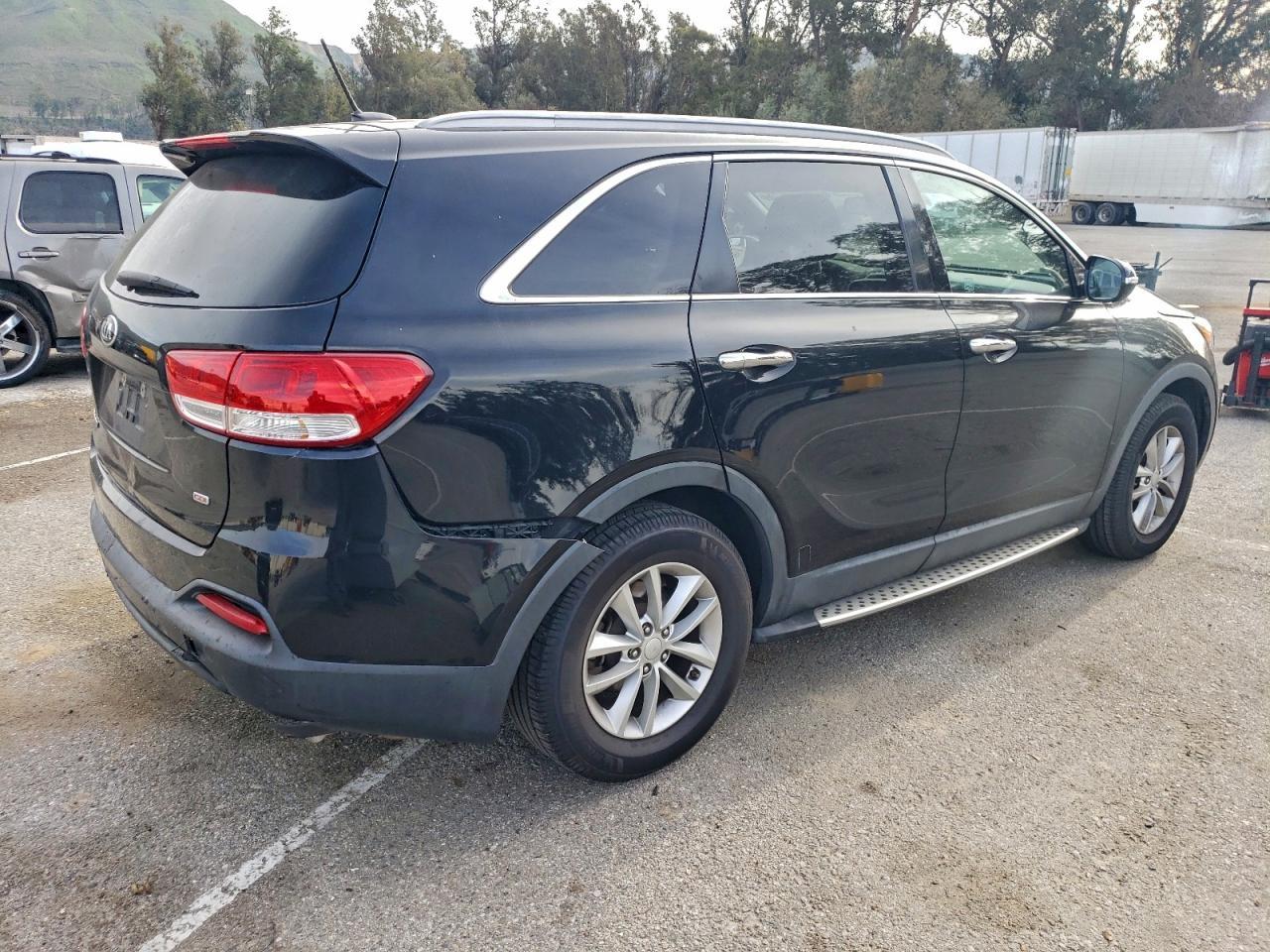 2016 KIA SORENTO