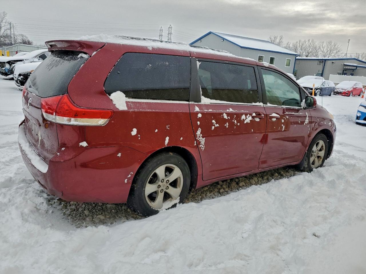 2011 TOYOTA SIENNA