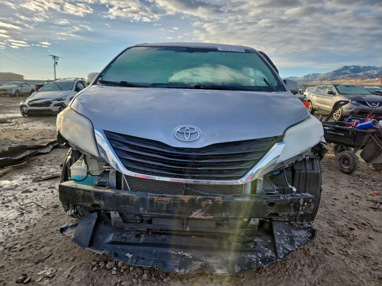 2012 TOYOTA SIENNA