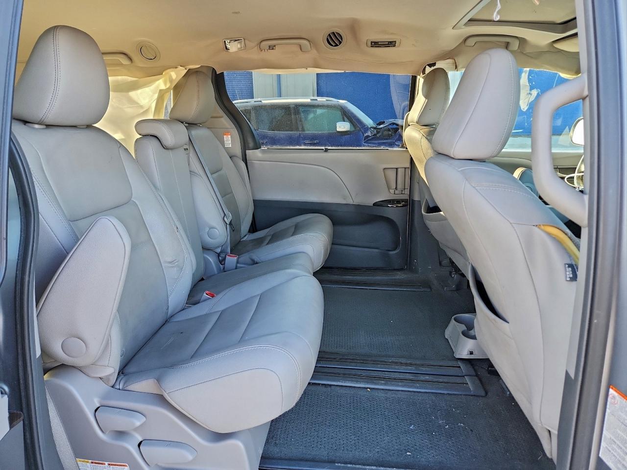 2015 TOYOTA SIENNA