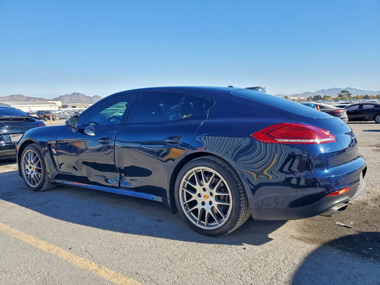 2016 PORSCHE Panamera