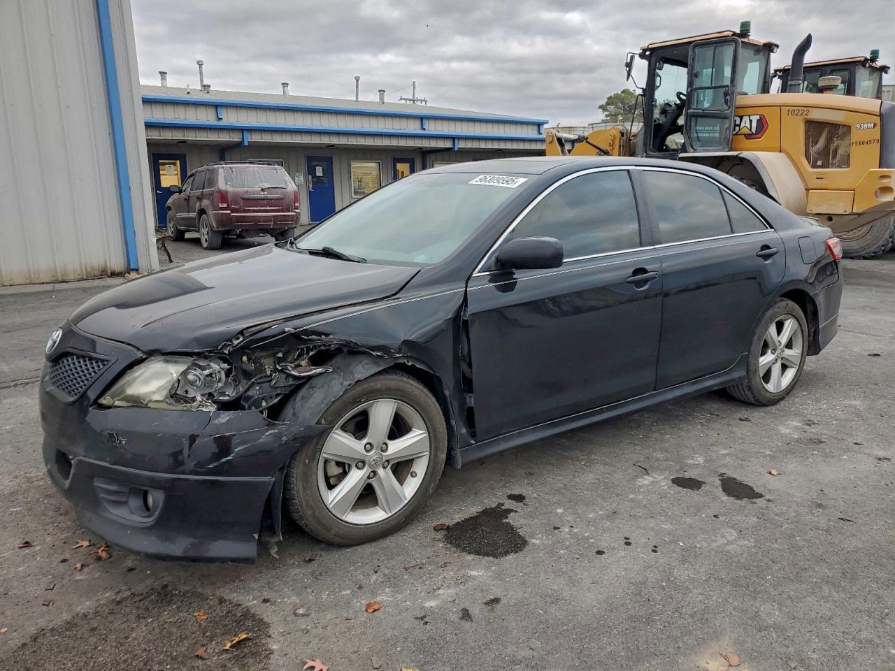 2011 TOYOTA CAMRY