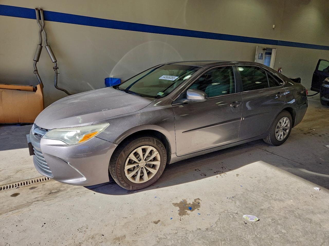 2016 TOYOTA CAMRY