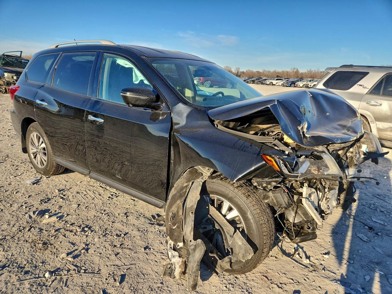 2017 NISSAN PATHFINDER