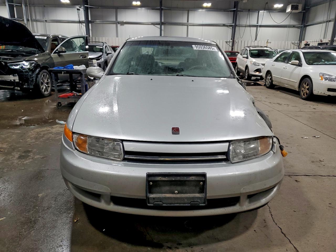 2001 SATURN L100