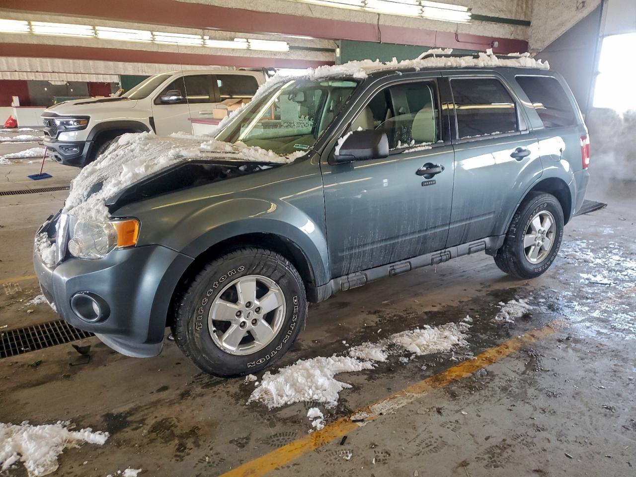 2010 FORD ESCAPE