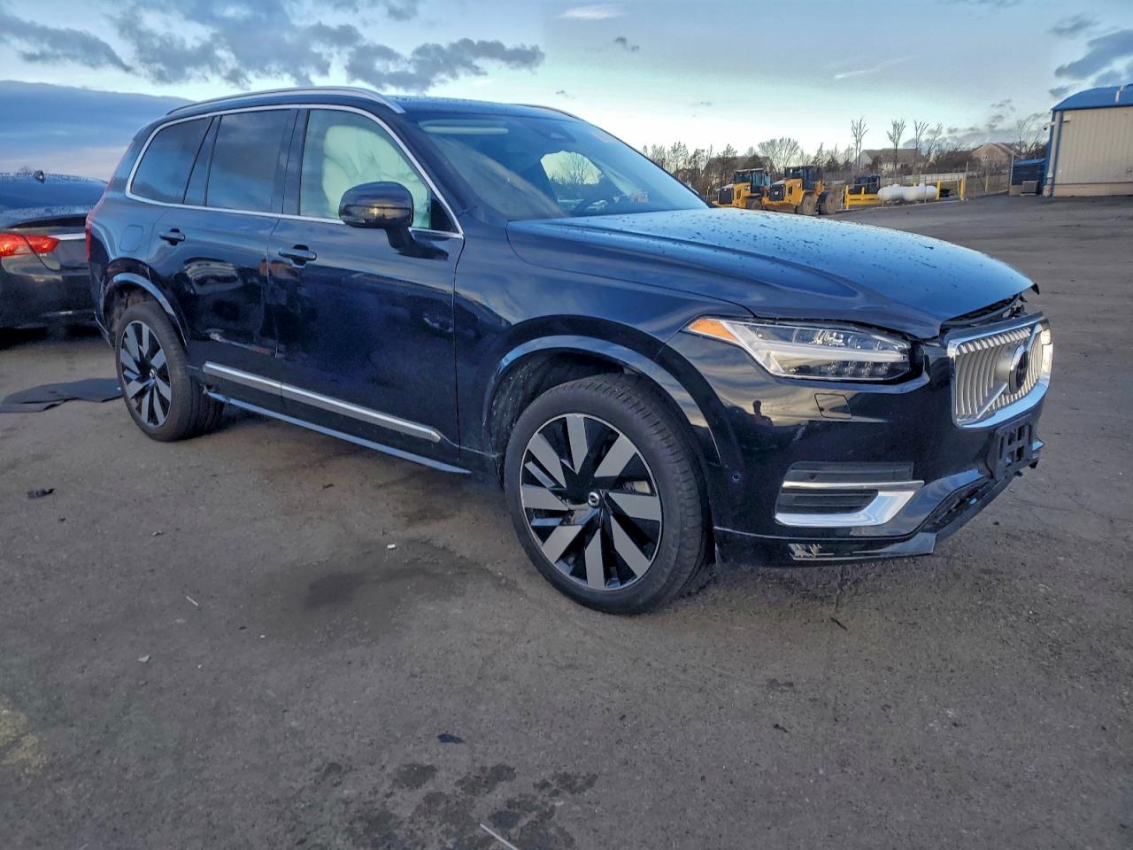 2024 VOLVO XC90