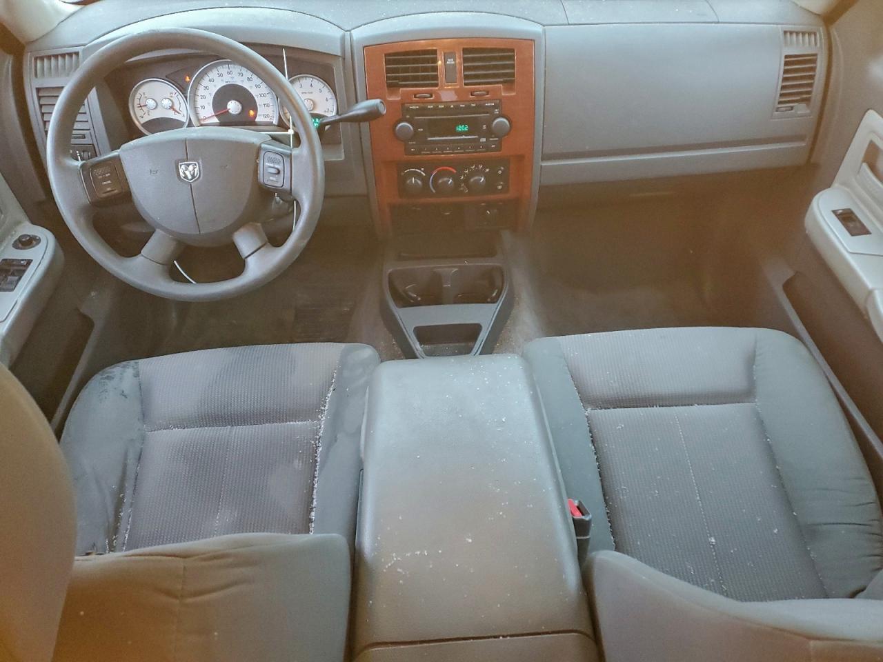 2005 DODGE Dakota