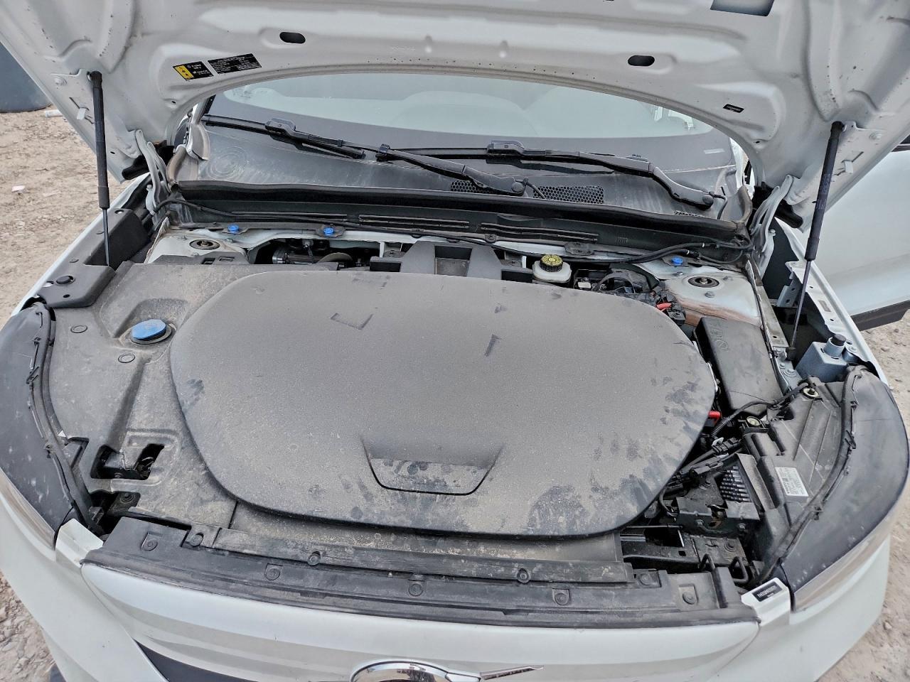 2024 VOLVO C40