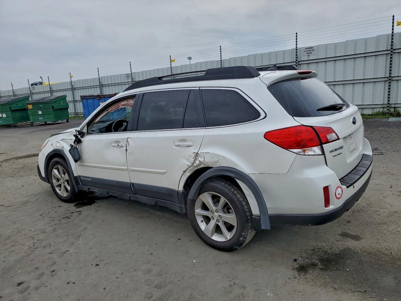2014 SUBARU Outback