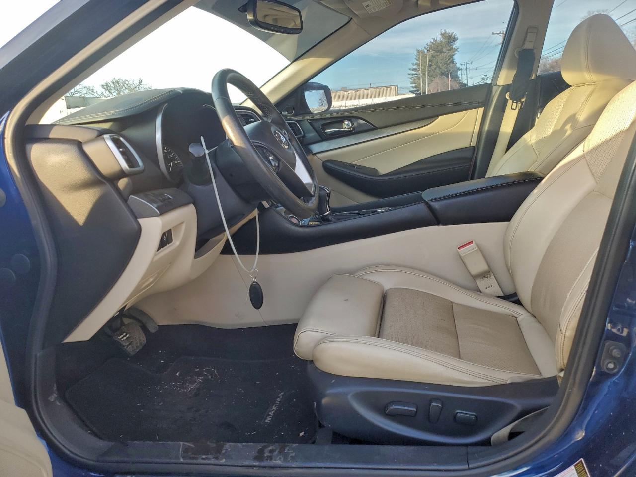 2017 NISSAN Maxima