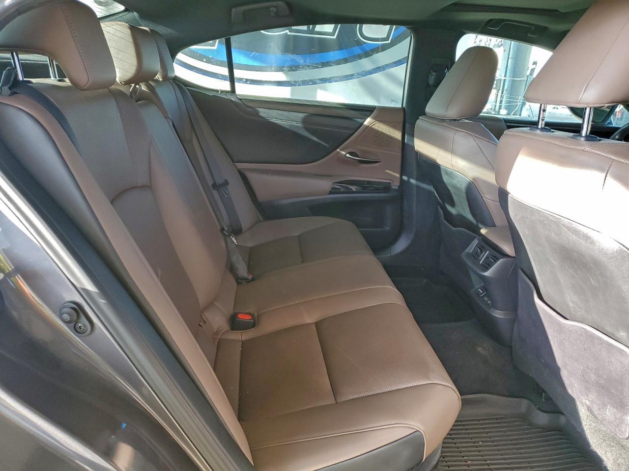 2023 LEXUS ES 300H