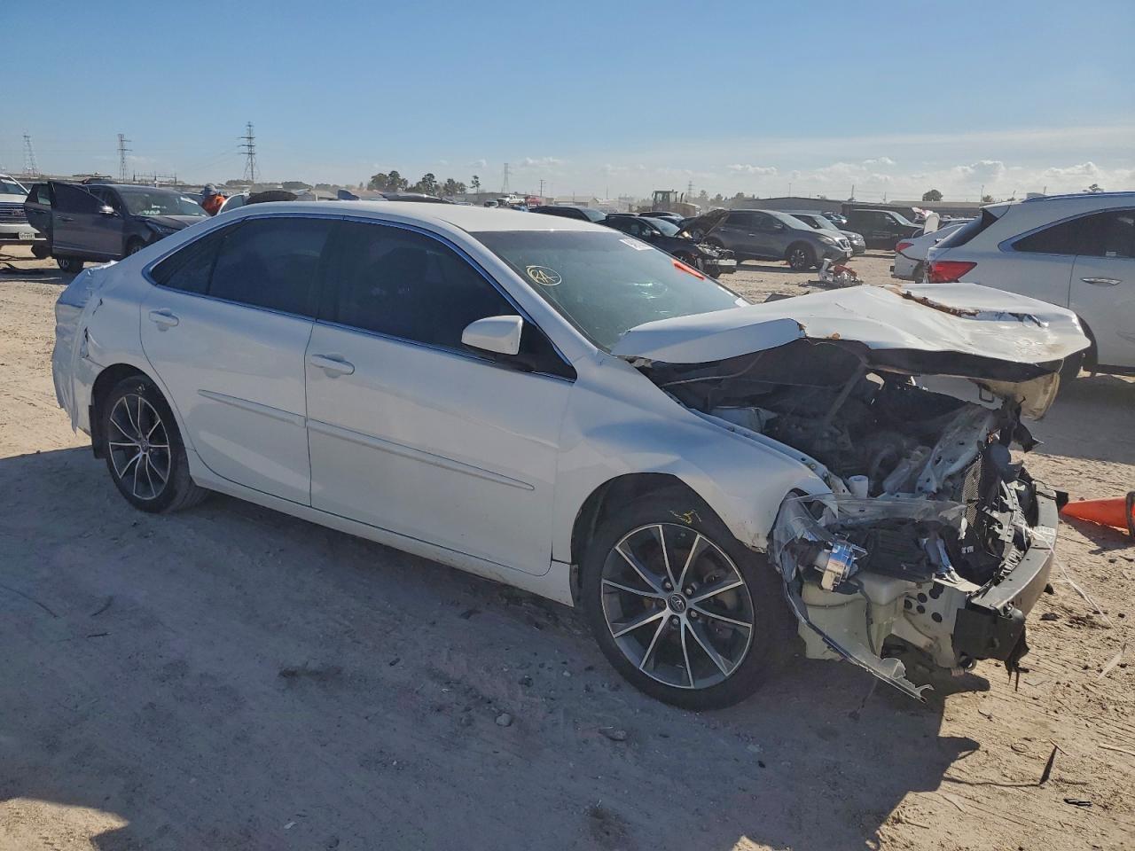 2016 TOYOTA CAMRY