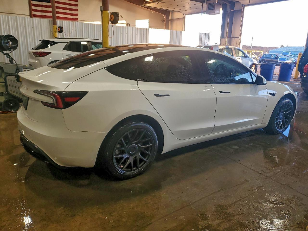 2025 TESLA MODEL 3