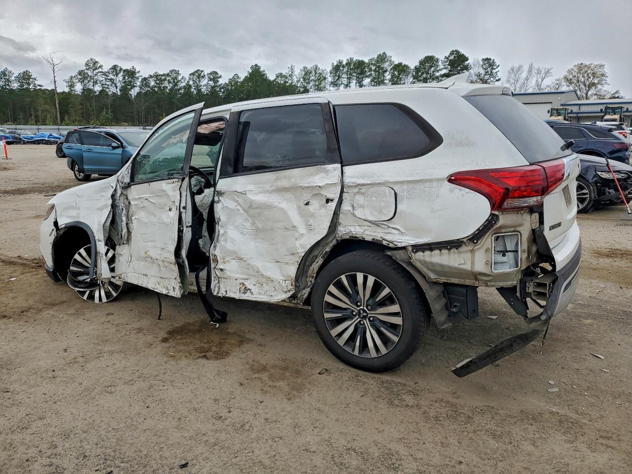 2019 MITSUBISHI outlander