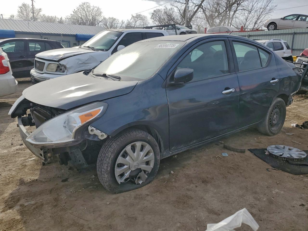 2016 NISSAN VERSA