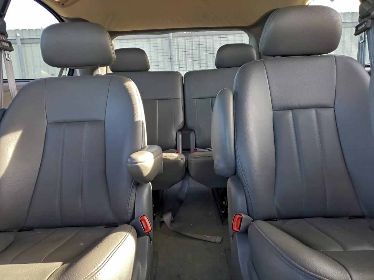 2004 DODGE GRAND CARAVAN