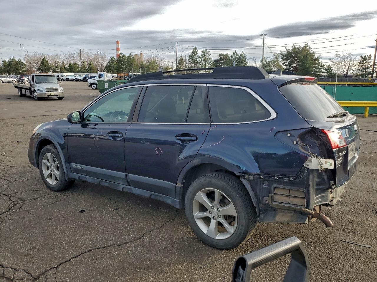 2013 SUBARU Outback