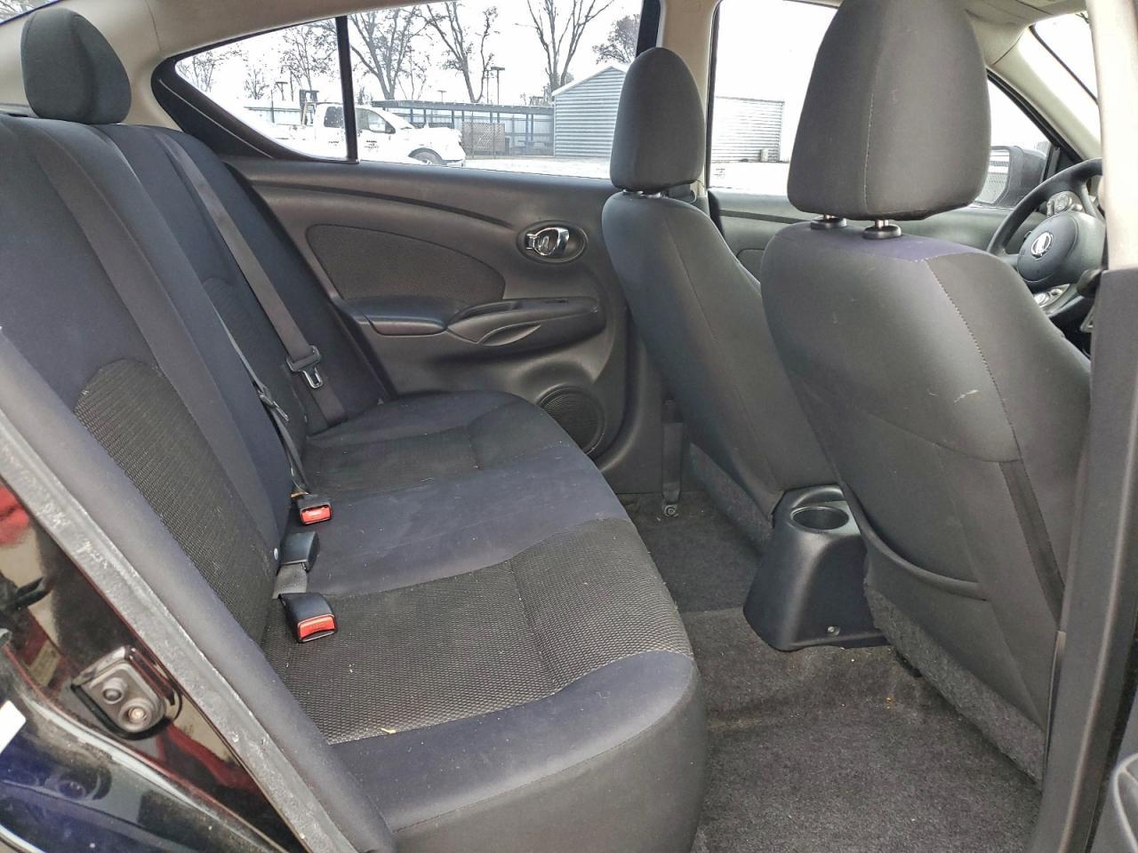 2015 NISSAN VERSA