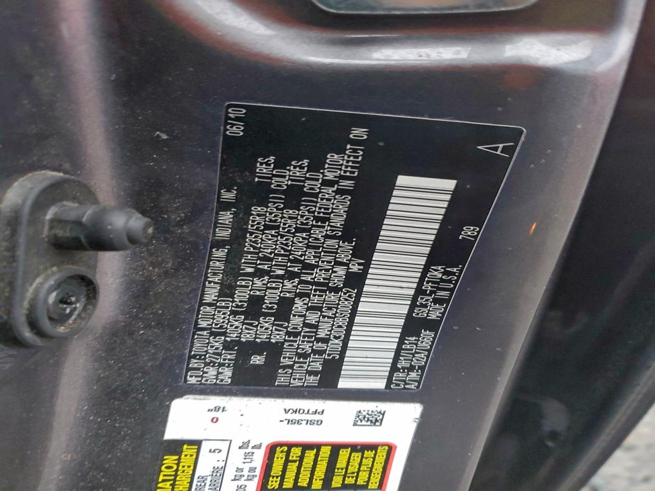 2011 TOYOTA SIENNA