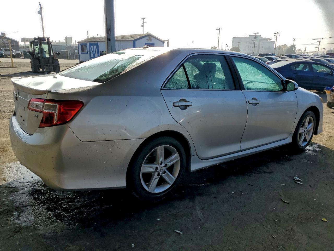 2013 TOYOTA CAMRY