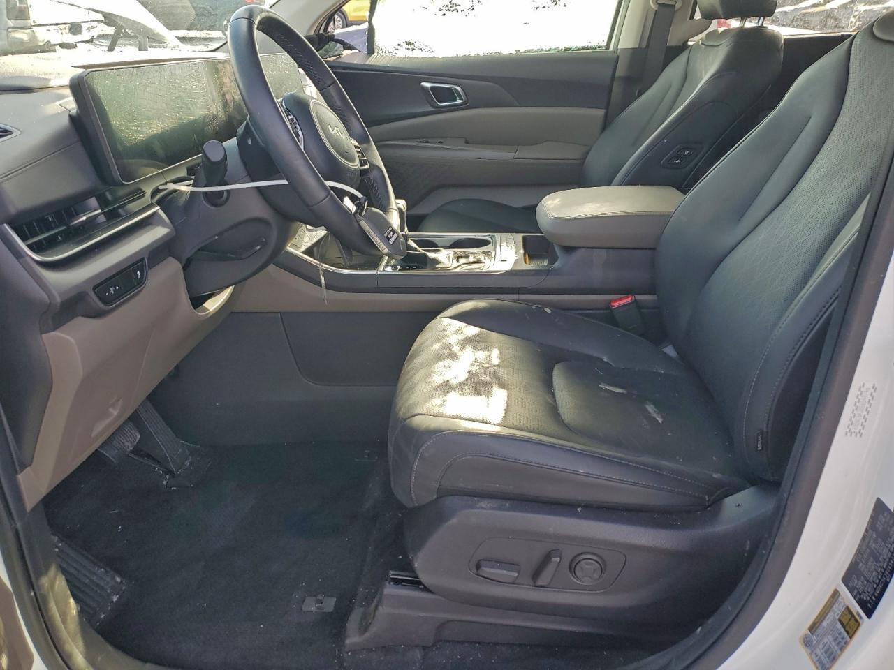 2025 KIA Carnival