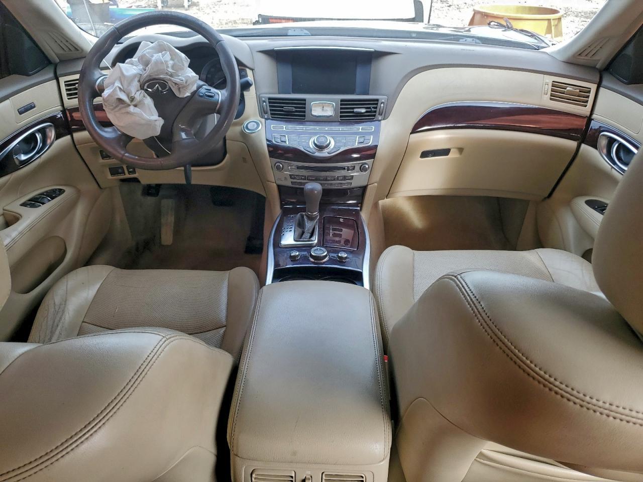 2011 INFINITI M37