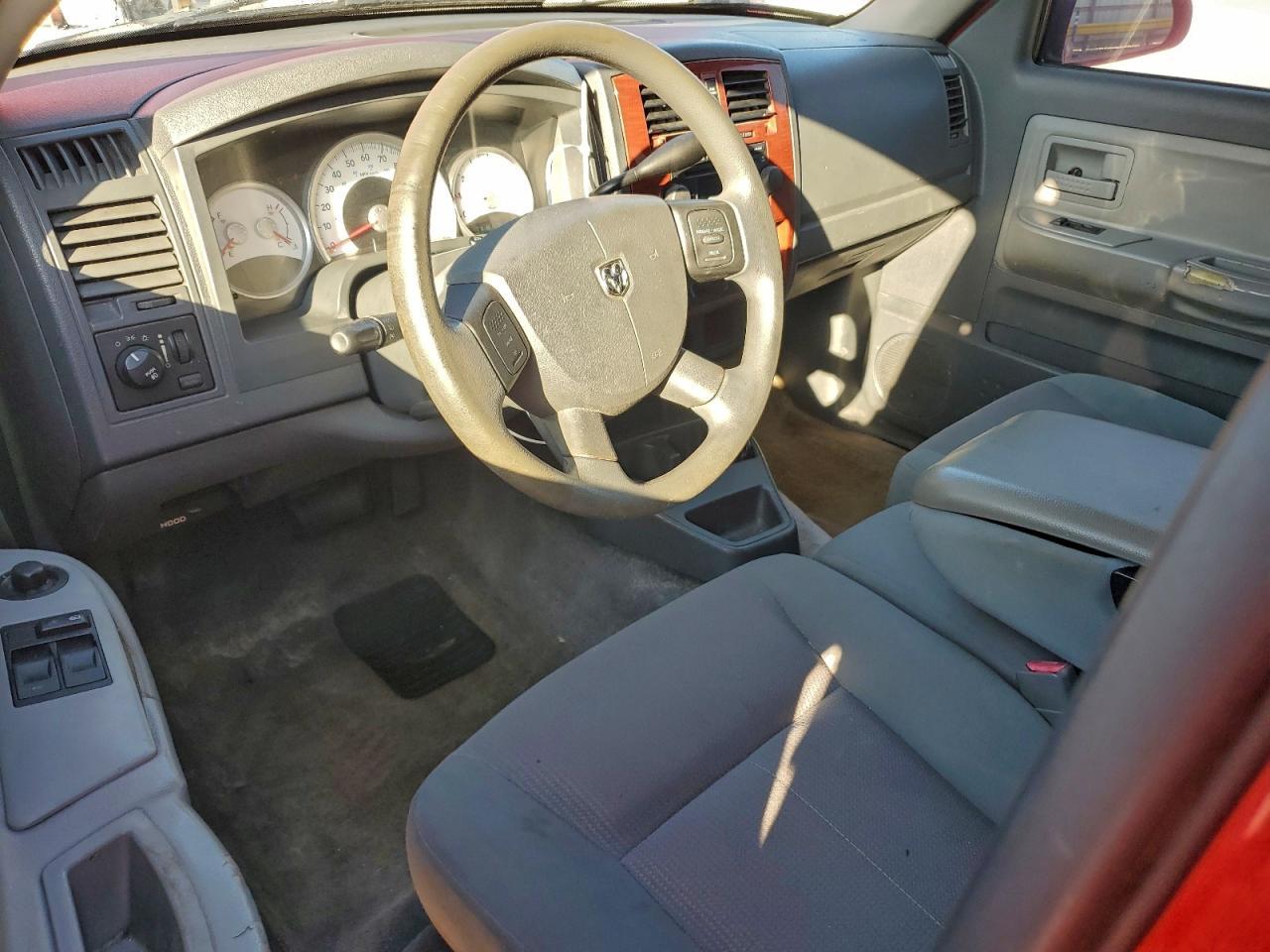 2005 DODGE Dakota