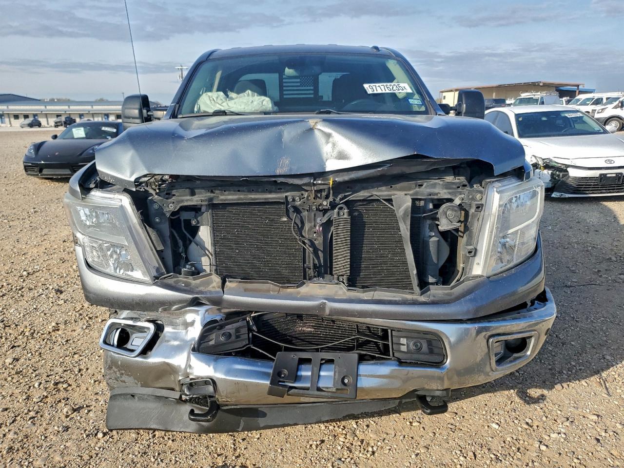 2017 NISSAN Titan