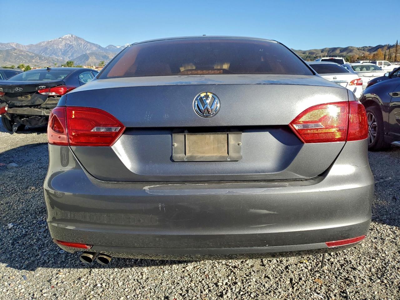 2011 VOLKSWAGEN JETTA