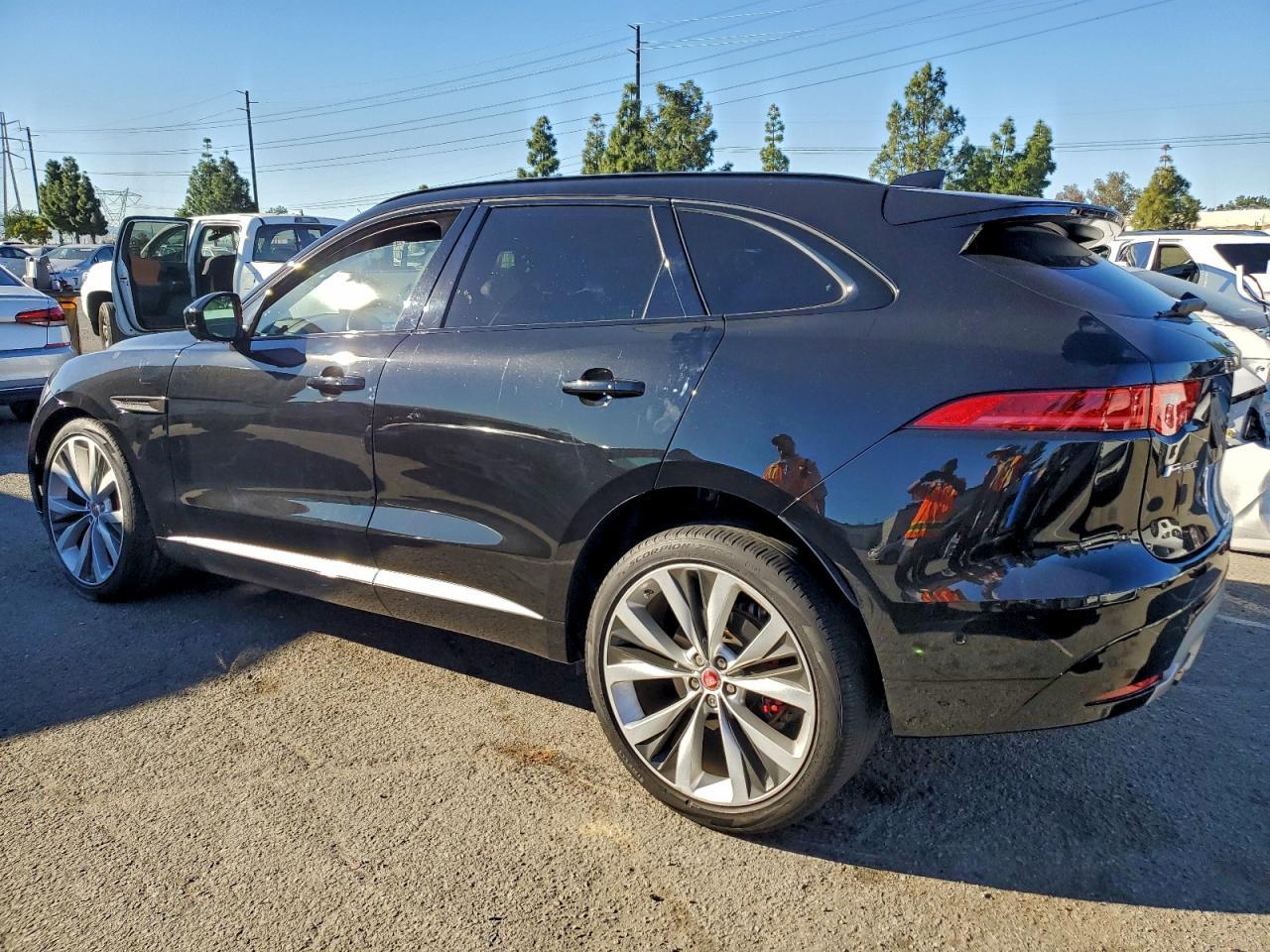 2019 JAGUAR F-Pace