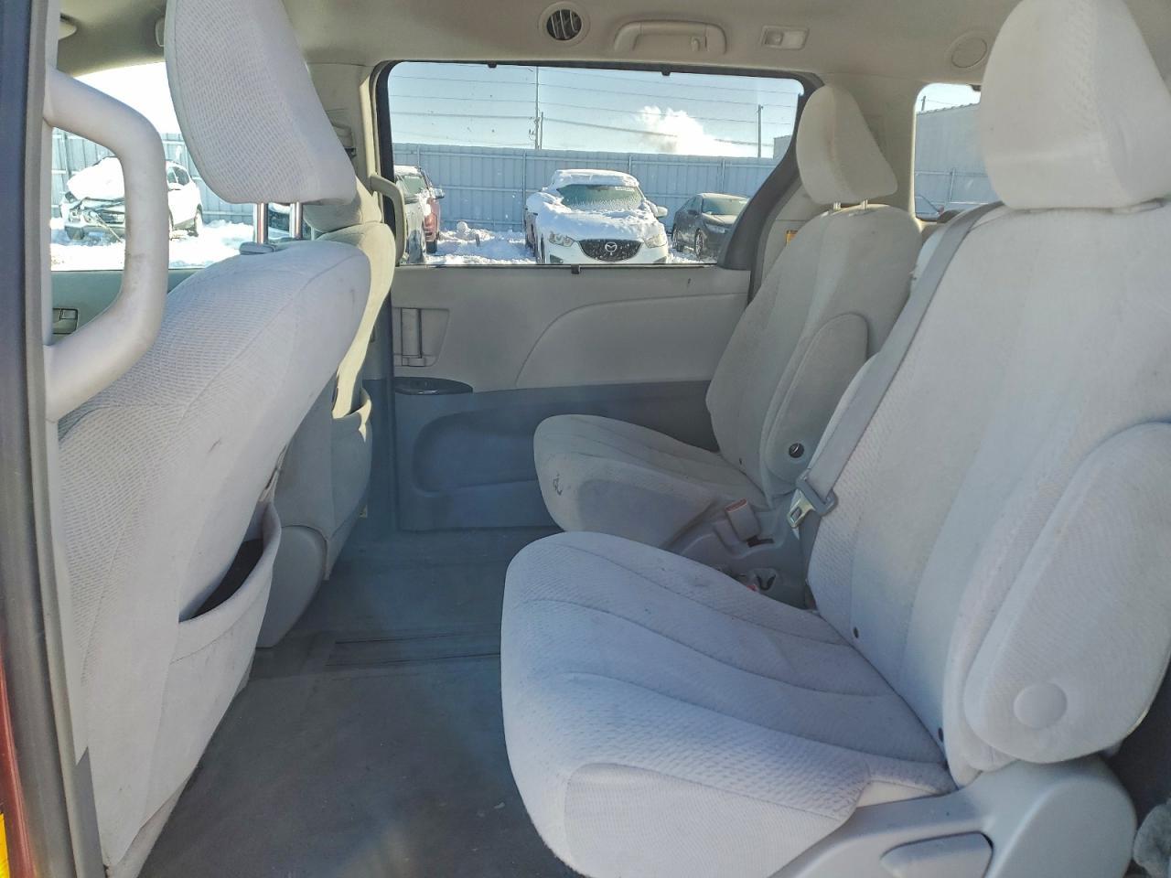 2012 TOYOTA SIENNA