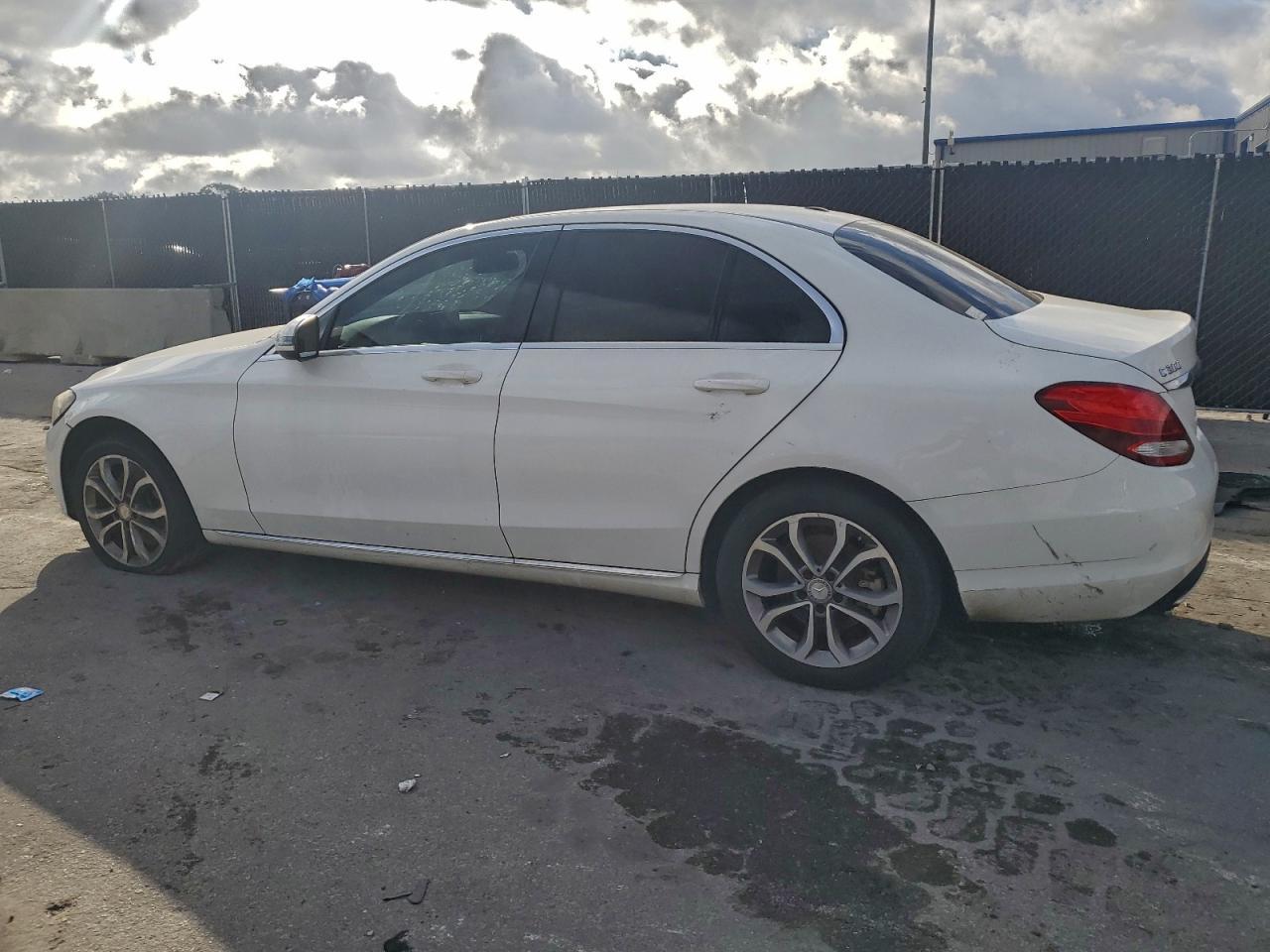 2016 MERCEDES-BENZ C-CLASS