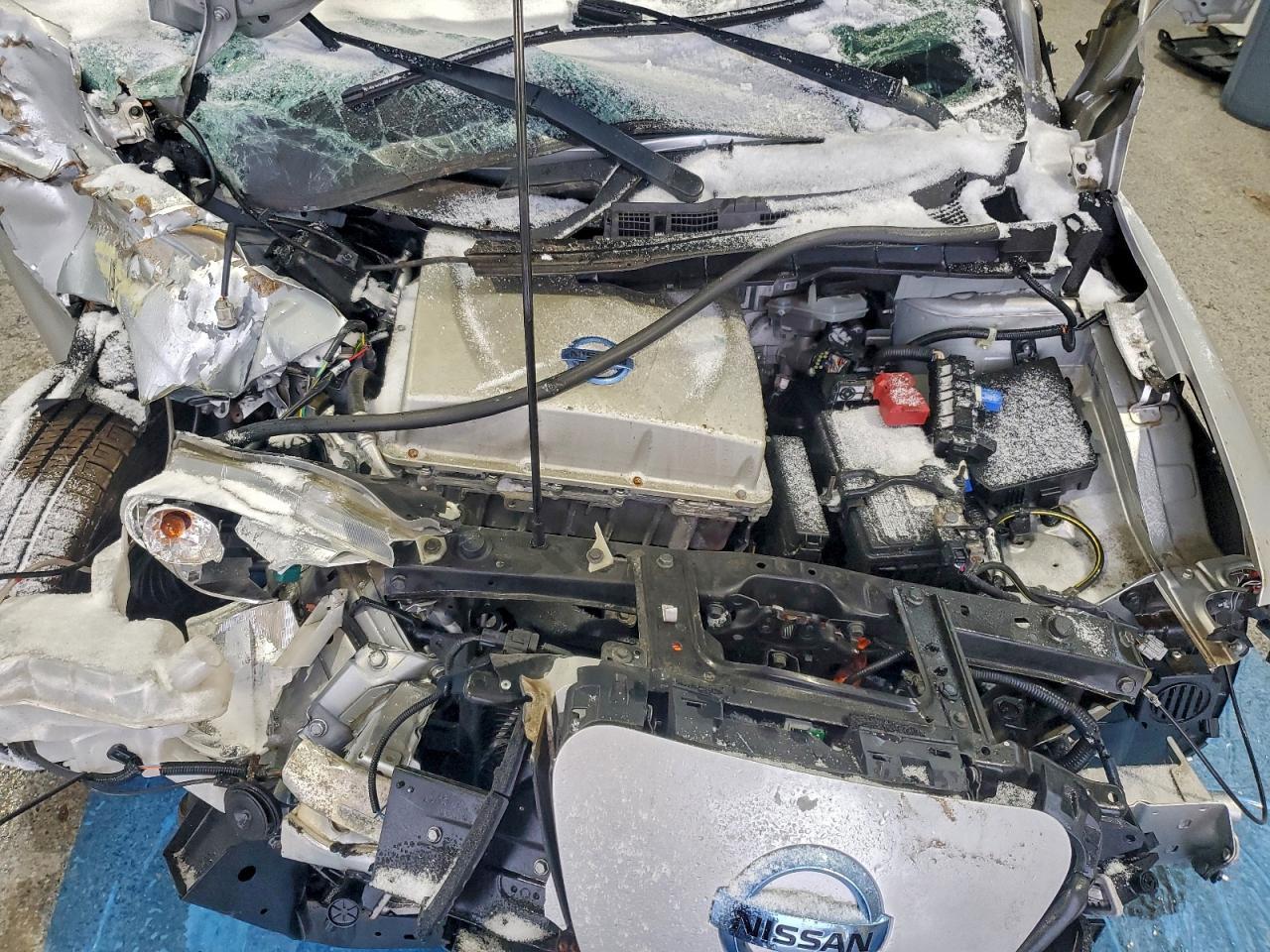 2015 NISSAN LEAF