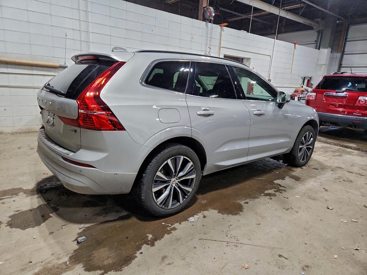 2022 VOLVO XC60